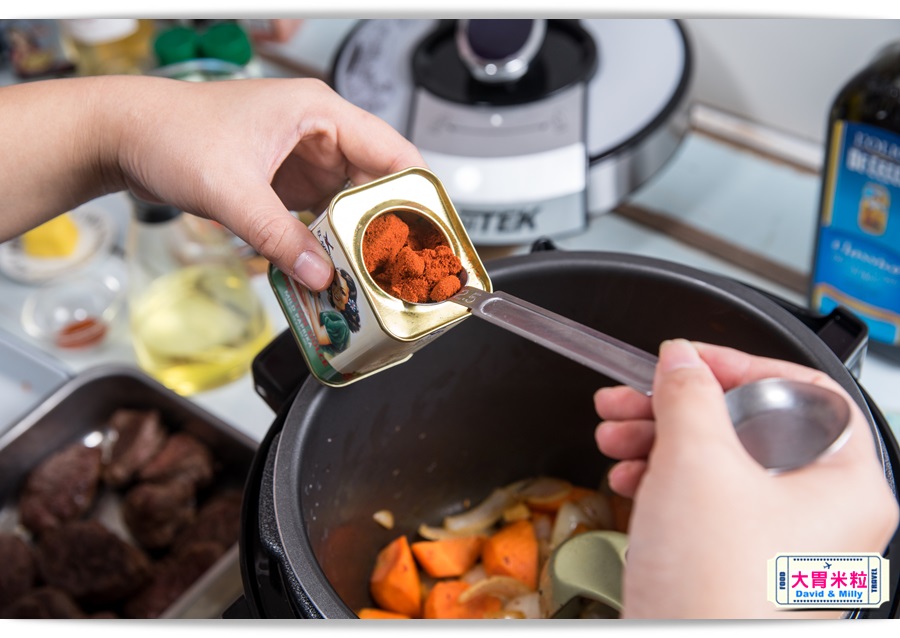年菜就靠這一鍋,Hitek全自動萬用料理壓力鍋,16種烹調模式只要一鍵搞定,燉牛腱只需30分鐘軟嫩無比,含2道壓力鍋食譜料理