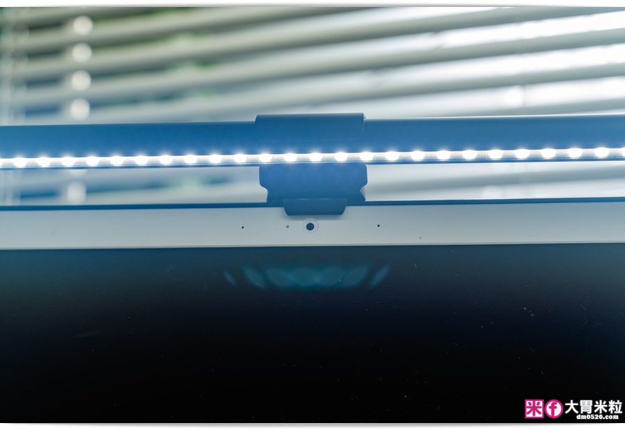 Awesome LED觸控式可調雙光源螢幕掛燈