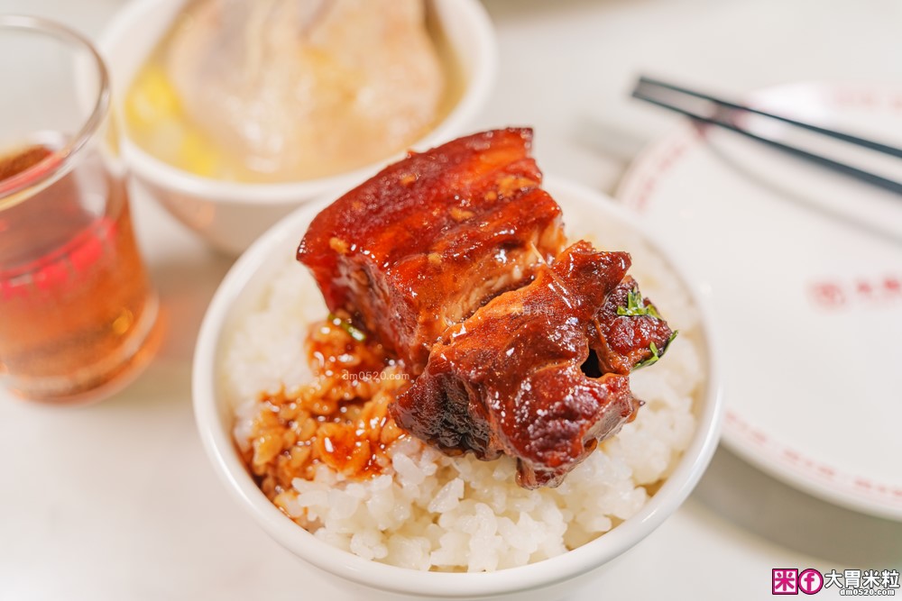 吉祥道百貨美食推薦│大吉團Lucky Bowl(菜單)│NO.1 蒜香脆皮雞~有夠厲害│精緻中式熱炒大排檔~厚工創意辦桌手路菜│台北信義區美食推薦│