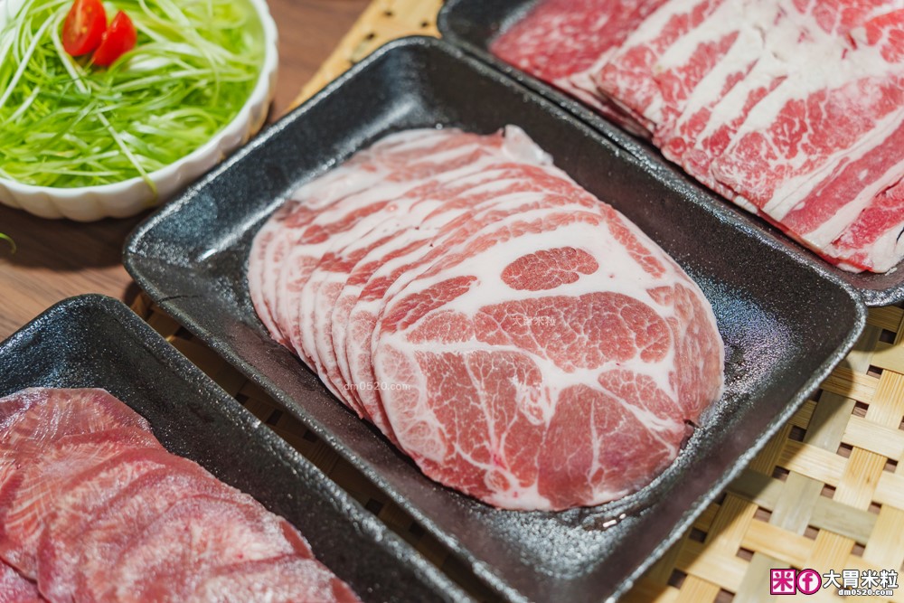 2024中秋烤肉組禮盒推薦│一箱就免運「糧品屋」重磅炭火組BBQ組(5-6人份)│1855骰子牛+豬肋排+午仔魚通通吃得到│還可超值加購龍蝦尾