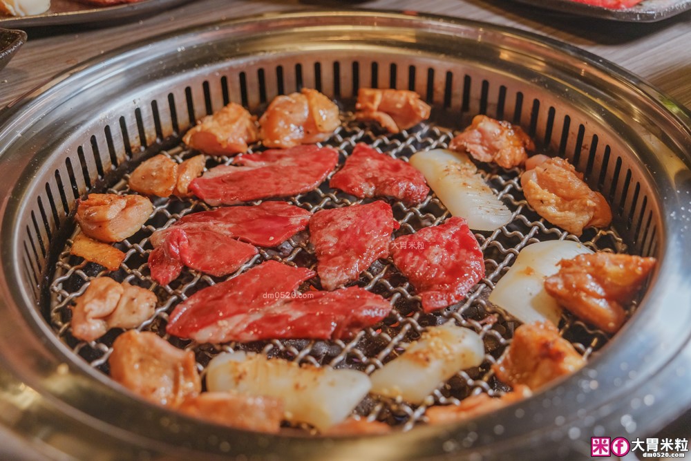 桃園高CP值燒肉套餐│川三上選燒肉桃園店(菜單)│連YT大胃王都讚不絕口的高CP值燒肉~聚餐推薦│一次品嚐日美澳和牛│桃園燒肉推薦│桃園烤肉聚餐推薦