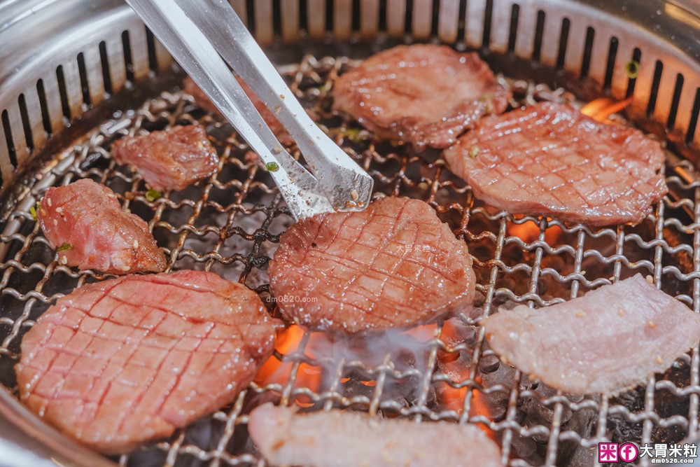 桃園高CP值燒肉套餐│川三上選燒肉桃園店(菜單)│連YT大胃王都讚不絕口的高CP值燒肉~聚餐推薦│一次品嚐日美澳和牛│桃園燒肉推薦│桃園烤肉聚餐推薦