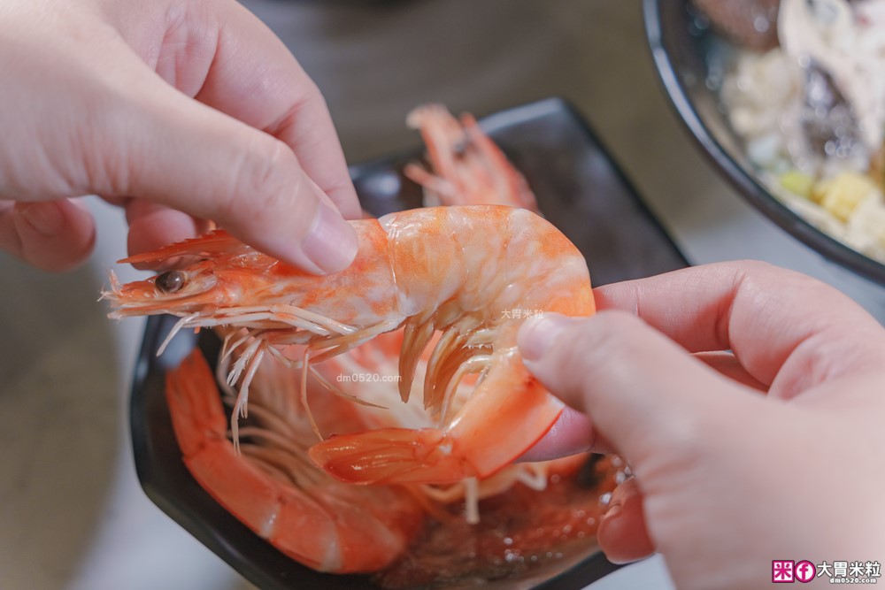 七種湯底湯飯超有料＋一整片虱目魚海鮮湯飯暖心暖胃│粥湯濠新北鶯歌店(菜單)│打卡評論免費請喝紅茶│鶯歌宵夜推薦│鶯歌粥品推薦│