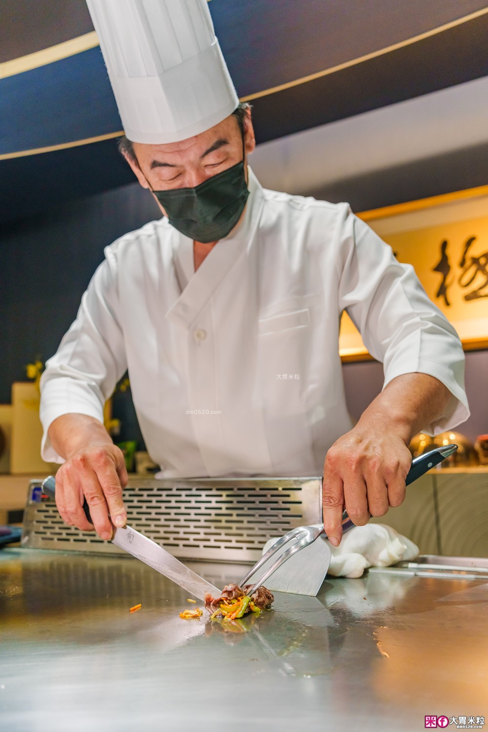 桃園中壢美食│粋割烹鐵板燒(菜單)│白蘭地炙燒牛排x活龍蝦x生食級干貝～海陸食材通通吃得到│中壢質感聚餐約會餐廳推薦│中壢無菜單鐵板燒推薦