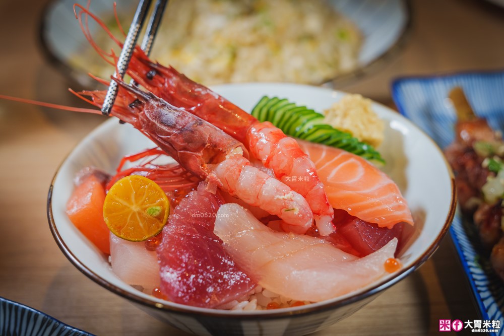 桃園中壢美食│海柒居酒屋(菜單)│高CP值串燒+生魚海鮮丼飯+牛筋味噌鍋│中壢深夜食堂~下班就來這聚餐微醺│中壢居酒屋推薦│中壢宵夜推薦