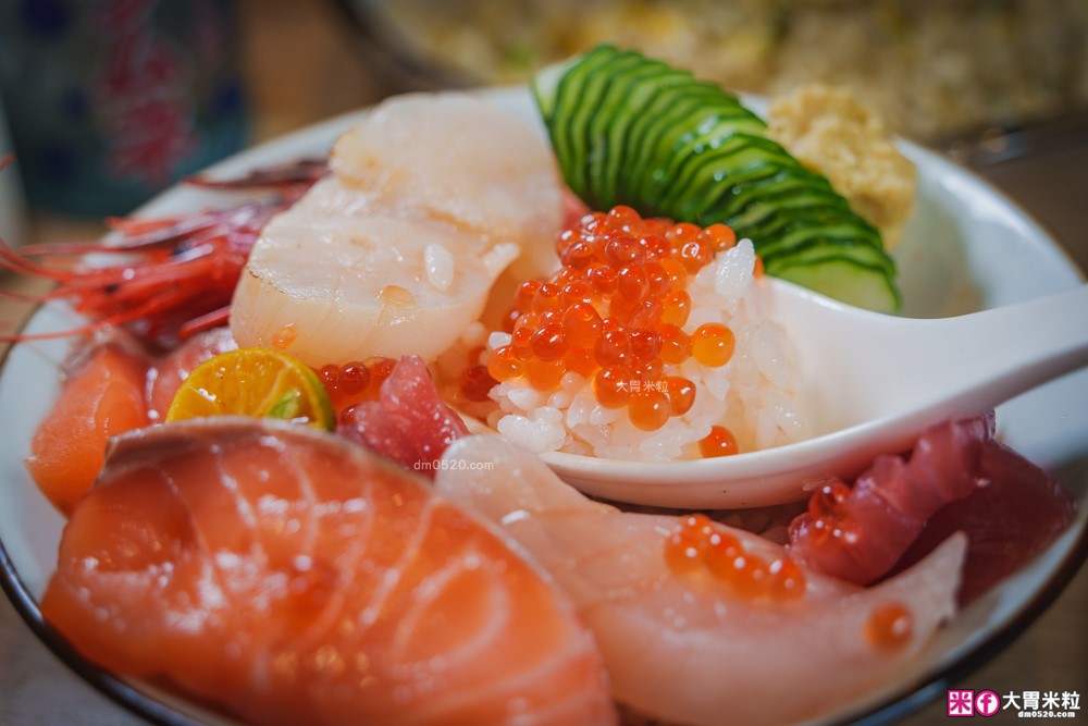 桃園中壢美食│海柒居酒屋(菜單)│高CP值串燒+生魚海鮮丼飯+牛筋味噌鍋│中壢深夜食堂~下班就來這聚餐微醺│中壢居酒屋推薦│中壢宵夜推薦