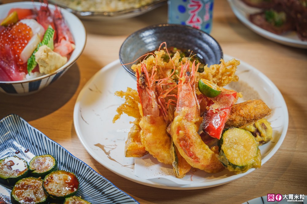 桃園中壢美食│海柒居酒屋(菜單)│高CP值串燒+生魚海鮮丼飯+牛筋味噌鍋│中壢深夜食堂~下班就來這聚餐微醺│中壢居酒屋推薦│中壢宵夜推薦