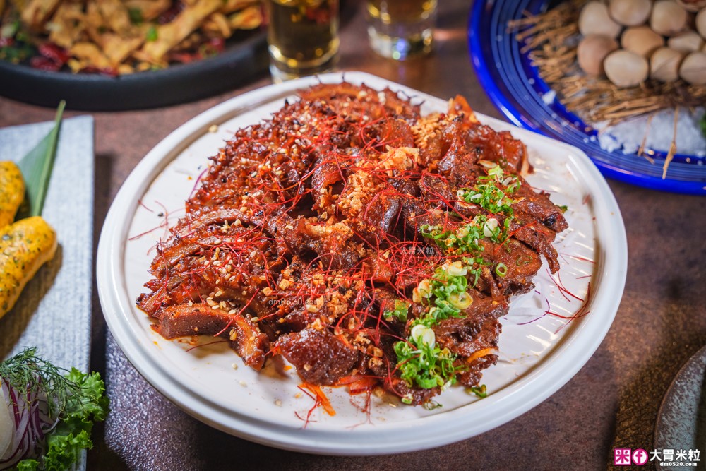 慶城街美食推薦│一号基地慶城店(菜單)│超Chill日式餐酒館~秋冬新菜「牛三寶ｘ味噌鮭魚石狩鍋ｘ清酒梅酒喝到飽」下班聚餐約會好去處│台北松山居酒屋推薦