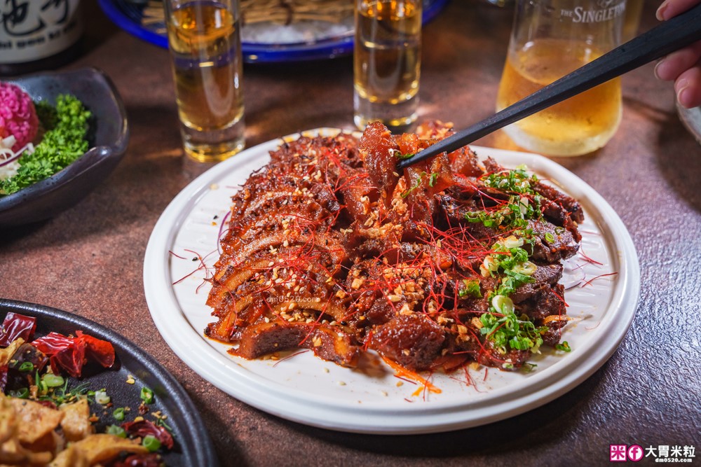 慶城街美食推薦│一号基地慶城店(菜單)│超Chill日式餐酒館~秋冬新菜「牛三寶ｘ味噌鮭魚石狩鍋ｘ清酒梅酒喝到飽」下班聚餐約會好去處│台北松山居酒屋推薦