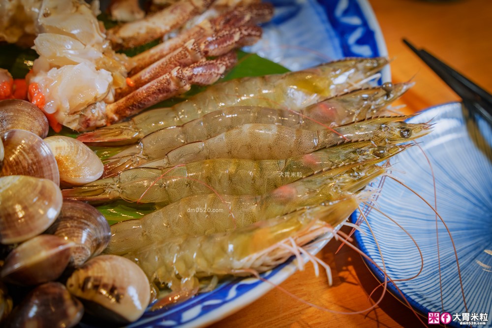 桃園中壢美食│漁師小料理(菜單)。秋冬新登場「鮭魚4味握壽司+玫瑰蟹海陸火鍋」親民價也能大口嗑海鮮│中壢日式料理推薦│中壢丼飯推薦