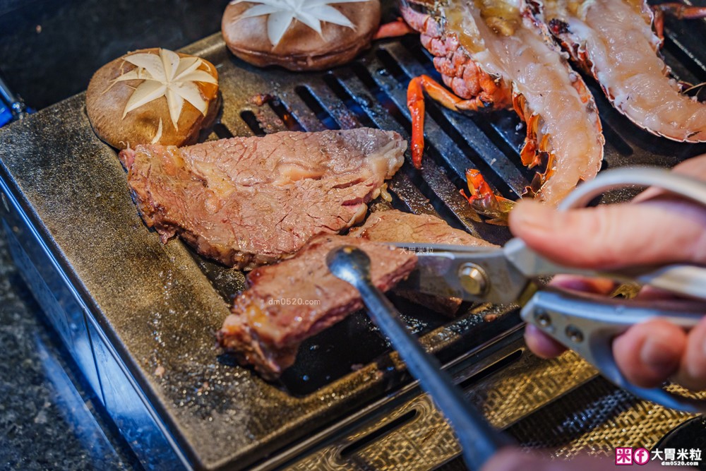 海童日本料理(菜單)│中壢老字號日料推「燒肉」囉│日本A5和牛海膽蓋飯+現撈活龍蝦+松葉蟹火鍋~高CP值燒肉吃到痛風也願意│中壢海鮮餐廳推薦│中壢燒肉推薦