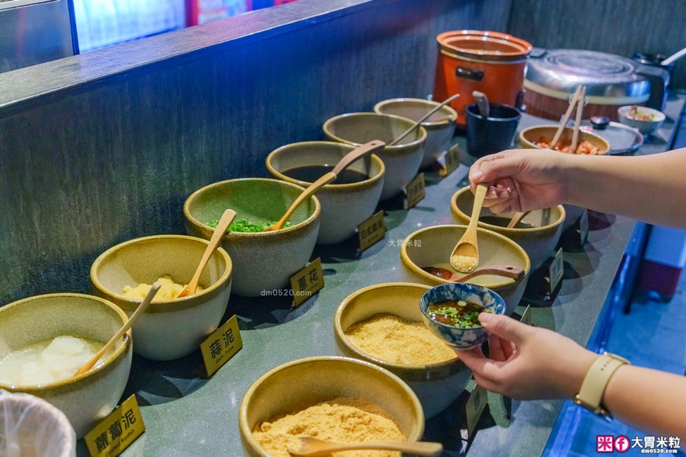 全台首創魷魚螺肉蒜湯火鍋吃到飽│石撈麻辣鴛鴦鍋(菜單)│現切牛小排+鮮蚵+獨家火鍋料通通698元無限吃│台北麻辣鍋吃到飽推薦│松江南京站火鍋推薦