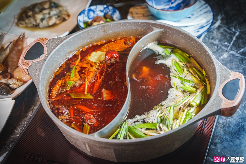 全台首創魷魚螺肉蒜湯火鍋吃到飽│石撈麻辣鴛鴦鍋(菜單)│現切牛小排+鮮蚵+獨家火鍋料通通698元無限吃│台北麻辣鍋吃到飽推薦│松江南京站火鍋推薦