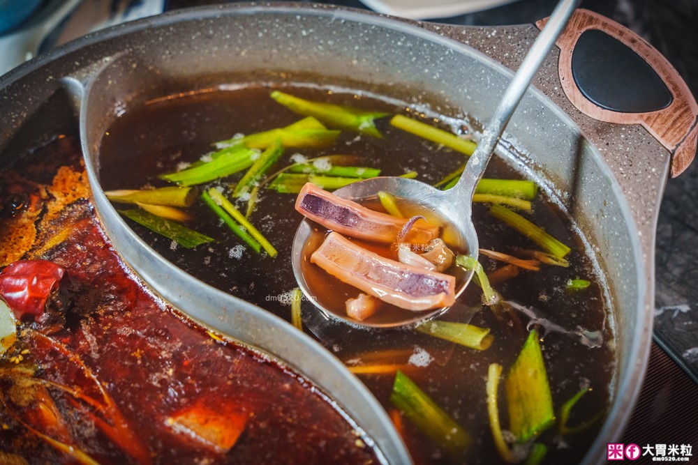 全台首創魷魚螺肉蒜湯火鍋吃到飽│石撈麻辣鴛鴦鍋(菜單)│現切牛小排+鮮蚵+獨家火鍋料通通698元無限吃│台北麻辣鍋吃到飽推薦│松江南京站火鍋推薦