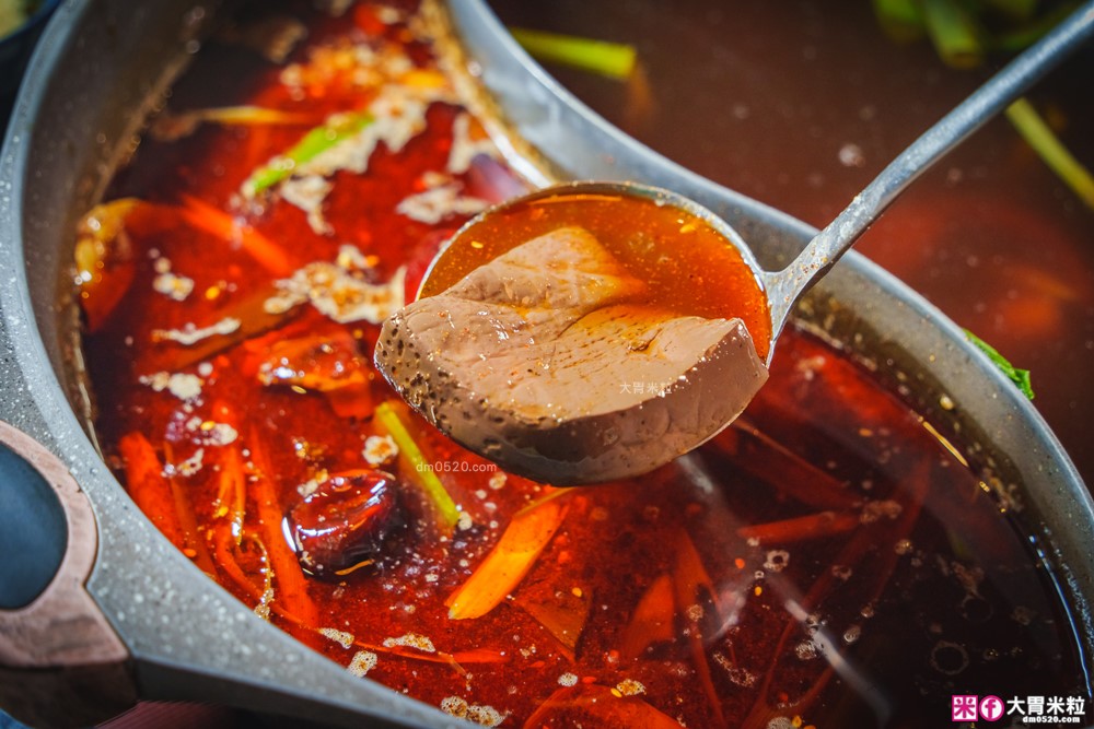 全台首創魷魚螺肉蒜湯火鍋吃到飽│石撈麻辣鴛鴦鍋(菜單)│現切牛小排+鮮蚵+獨家火鍋料通通698元無限吃│台北麻辣鍋吃到飽推薦│松江南京站火鍋推薦