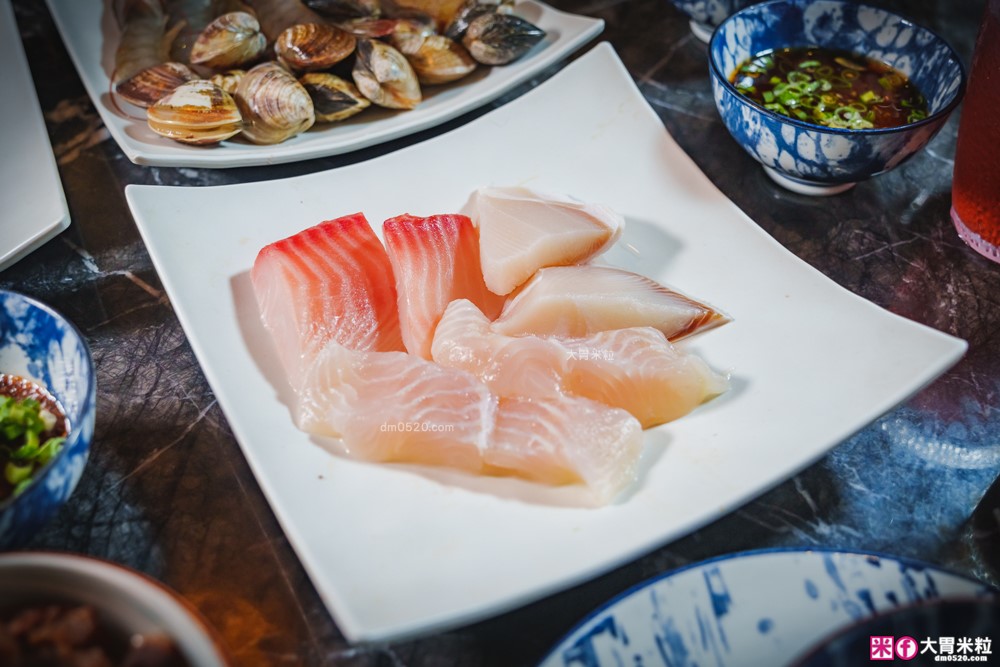 全台首創魷魚螺肉蒜湯火鍋吃到飽│石撈麻辣鴛鴦鍋(菜單)│現切牛小排+鮮蚵+獨家火鍋料通通698元無限吃│台北麻辣鍋吃到飽推薦│松江南京站火鍋推薦