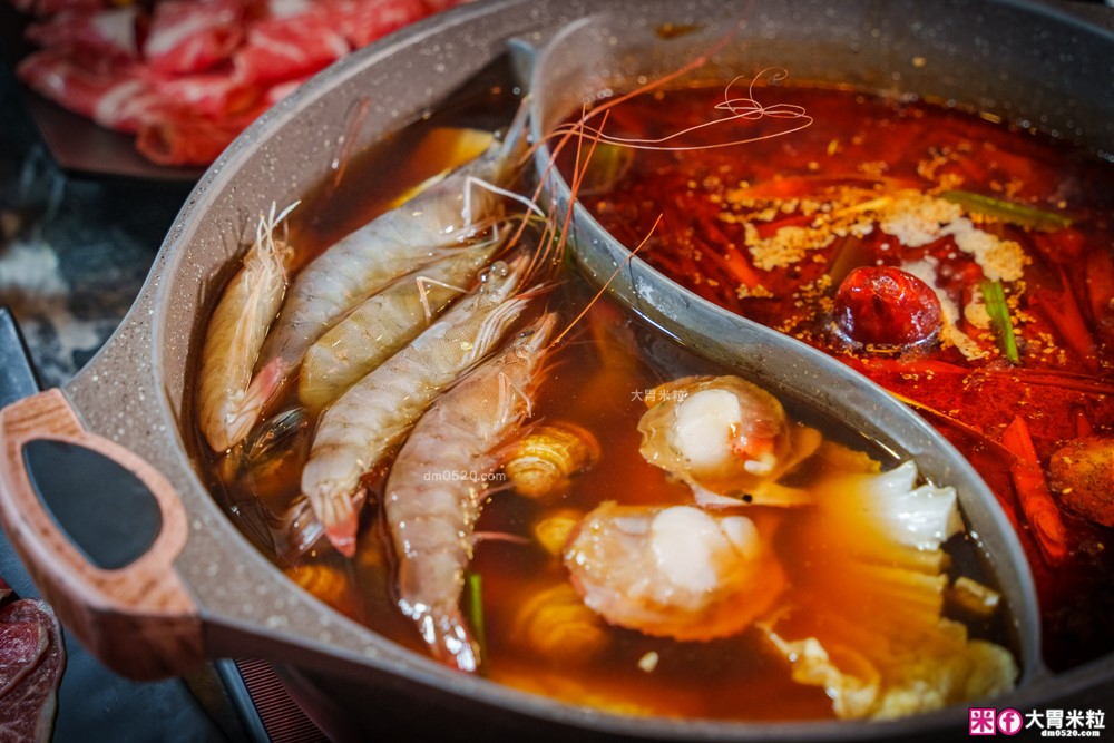 全台首創魷魚螺肉蒜湯火鍋吃到飽│石撈麻辣鴛鴦鍋(菜單)│現切牛小排+鮮蚵+獨家火鍋料通通698元無限吃│台北麻辣鍋吃到飽推薦│松江南京站火鍋推薦