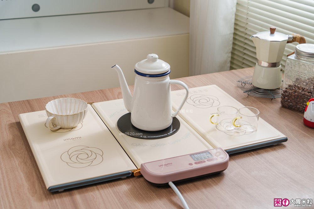 秋冬飯菜永遠熱呼呼！開箱實測「imami 暖食樂PRO」第二代雙效智能加熱飯菜保溫板│不挑器皿保溫+黑晶電陶爐加熱～一板多用