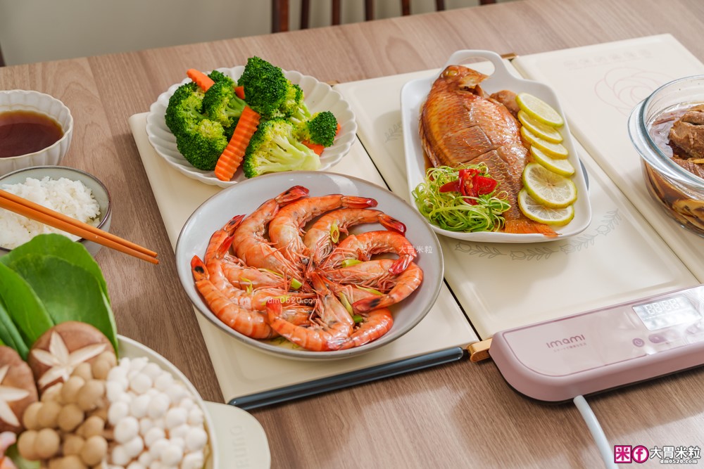 秋冬飯菜永遠熱呼呼！開箱實測「imami 暖食樂PRO」第二代雙效智能加熱飯菜保溫板│不挑器皿保溫+黑晶電陶爐加熱～一板多用