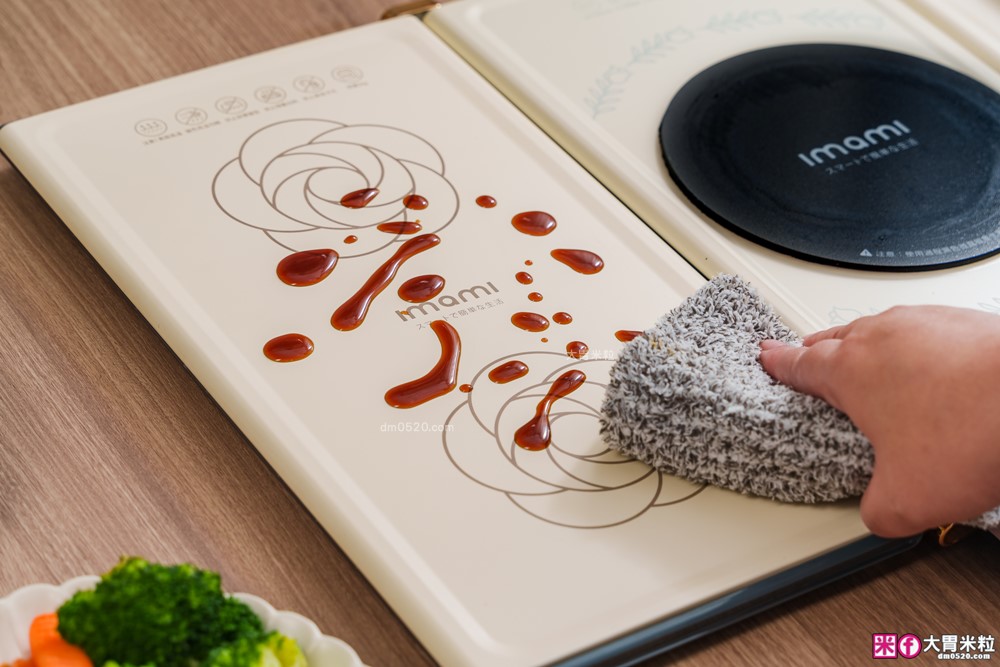 秋冬飯菜永遠熱呼呼！開箱實測「imami 暖食樂PRO」第二代雙效智能加熱飯菜保溫板│不挑器皿保溫+黑晶電陶爐加熱～一板多用
