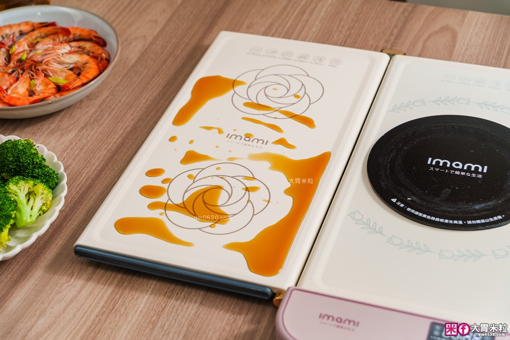 秋冬飯菜永遠熱呼呼！開箱實測「imami 暖食樂PRO」第二代雙效智能加熱飯菜保溫板│不挑器皿保溫+黑晶電陶爐加熱～一板多用