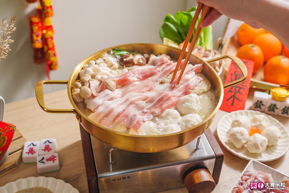 momo熟食年菜推薦│酸民拾味Hot Pot 10 酸菜白肉鍋│宅家圍爐享受50年代老眷村古早味│三重空軍一村美食餐廳推薦│宅配酸白菜鍋推薦