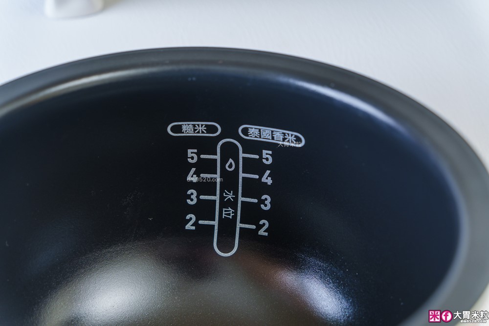 開箱】Tefal 特福 IH 熱旋球釜電子鍋6人份｜一鍋煮飯、燉湯、蒸炊、煮粥樣樣來！懶人料理也能端出職人級水準│iCook愛料理市集-廚具開箱(三一)