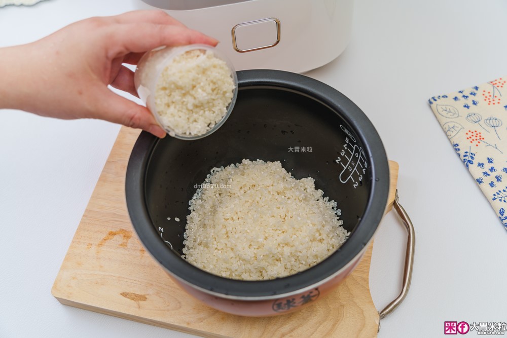 開箱】Tefal 特福 IH 熱旋球釜電子鍋6人份｜一鍋煮飯、燉湯、蒸炊、煮粥樣樣來！懶人料理也能端出職人級水準│iCook愛料理市集-廚具開箱(三一)