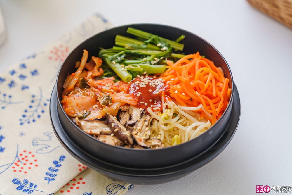 開箱】Tefal 特福 IH 熱旋球釜電子鍋6人份｜一鍋煮飯、燉湯、蒸炊、煮粥樣樣來！懶人料理也能端出職人級水準│iCook愛料理市集-廚具開箱(三一)