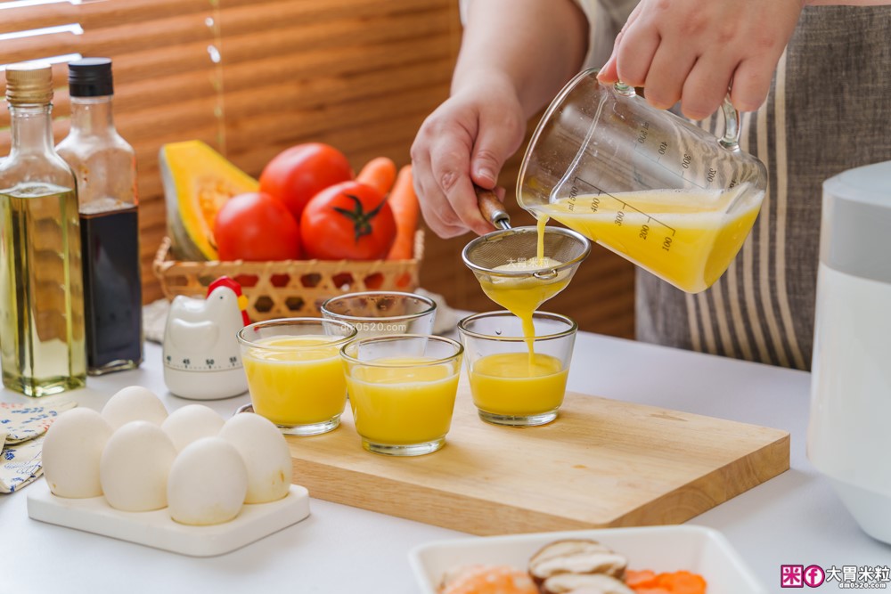 開箱】Tefal 特福 IH 熱旋球釜電子鍋6人份｜一鍋煮飯、燉湯、蒸炊、煮粥樣樣來！懶人料理也能端出職人級水準│iCook愛料理市集-廚具開箱(三一)