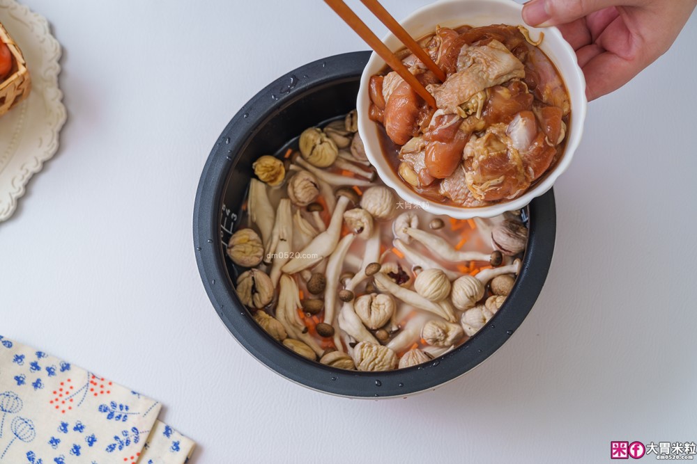 開箱】Tefal 特福 IH 熱旋球釜電子鍋6人份｜一鍋煮飯、燉湯、蒸炊、煮粥樣樣來！懶人料理也能端出職人級水準│iCook愛料理市集-廚具開箱(三一)