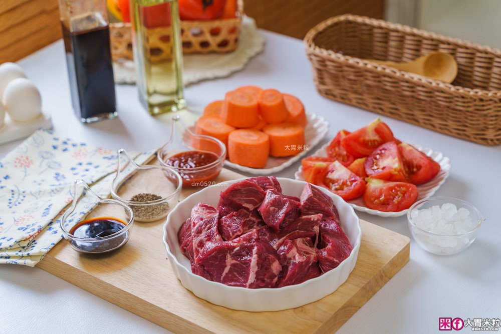 開箱】Tefal 特福 IH 熱旋球釜電子鍋6人份｜一鍋煮飯、燉湯、蒸炊、煮粥樣樣來！懶人料理也能端出職人級水準│iCook愛料理市集-廚具開箱(三一)