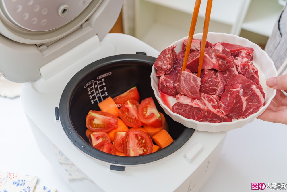 開箱】Tefal 特福 IH 熱旋球釜電子鍋6人份｜一鍋煮飯、燉湯、蒸炊、煮粥樣樣來！懶人料理也能端出職人級水準│iCook愛料理市集-廚具開箱(三一)