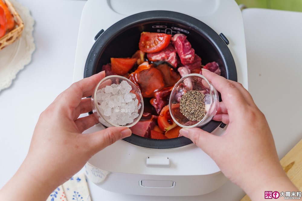 開箱】Tefal 特福 IH 熱旋球釜電子鍋6人份｜一鍋煮飯、燉湯、蒸炊、煮粥樣樣來！懶人料理也能端出職人級水準│iCook愛料理市集-廚具開箱(三一)