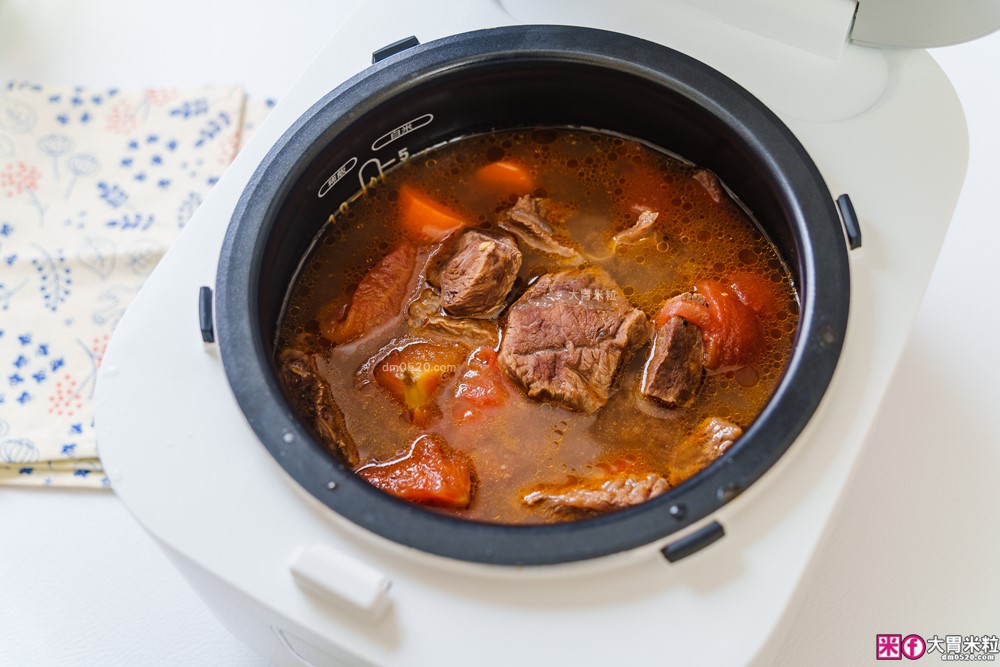 開箱】Tefal 特福 IH 熱旋球釜電子鍋6人份｜一鍋煮飯、燉湯、蒸炊、煮粥樣樣來！懶人料理也能端出職人級水準│iCook愛料理市集-廚具開箱(三一)