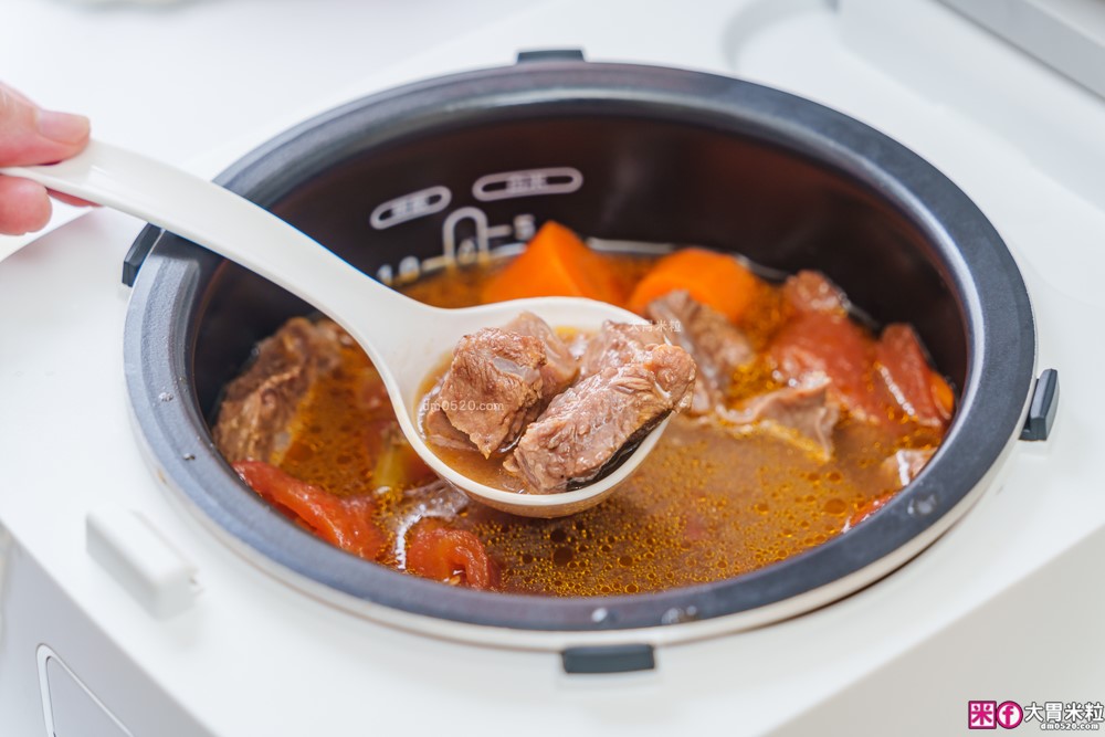 開箱】Tefal 特福 IH 熱旋球釜電子鍋6人份｜一鍋煮飯、燉湯、蒸炊、煮粥樣樣來！懶人料理也能端出職人級水準│iCook愛料理市集-廚具開箱(三一)