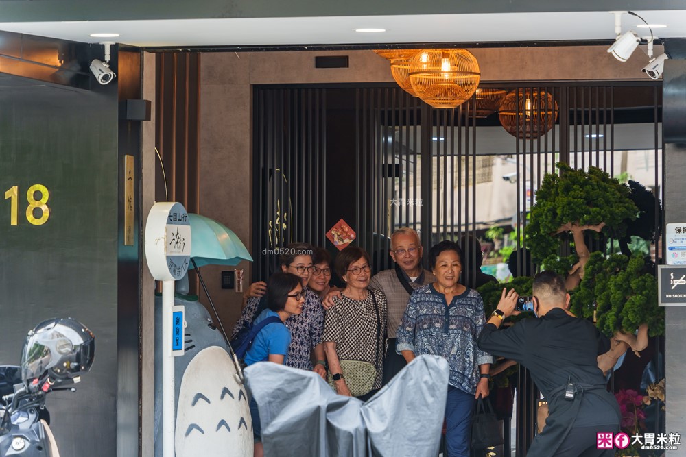 火鍋界愛馬仕推出松葉蟹套餐囉│二本松涮涮屋(菜單)│大啖松葉蟹五吃~桌邊服務全程免動手│台北大安區美食推薦