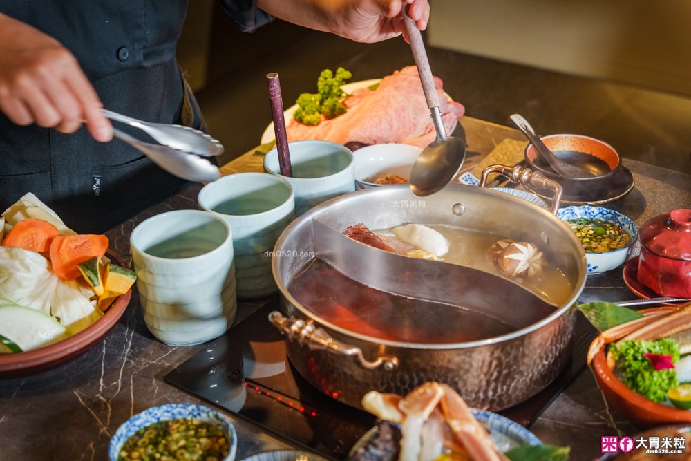 火鍋界愛馬仕推出松葉蟹套餐囉│二本松涮涮屋(菜單)│大啖松葉蟹五吃~桌邊服務全程免動手│台北大安區美食推薦