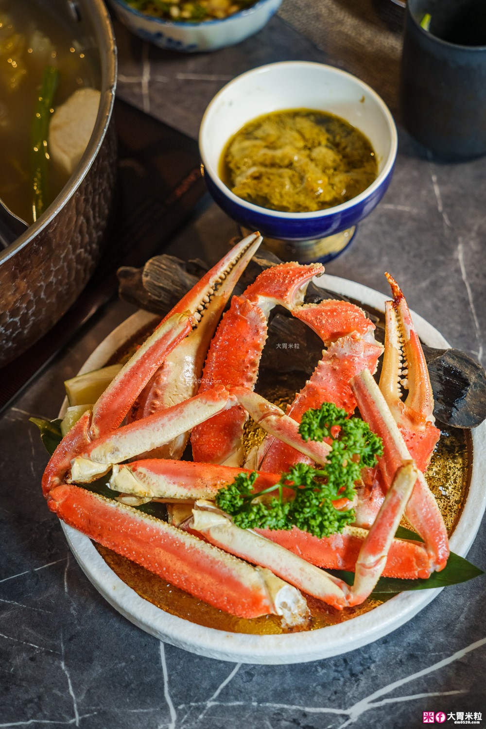 火鍋界愛馬仕推出松葉蟹套餐囉│二本松涮涮屋(菜單)│大啖松葉蟹五吃~桌邊服務全程免動手│台北大安區美食推薦