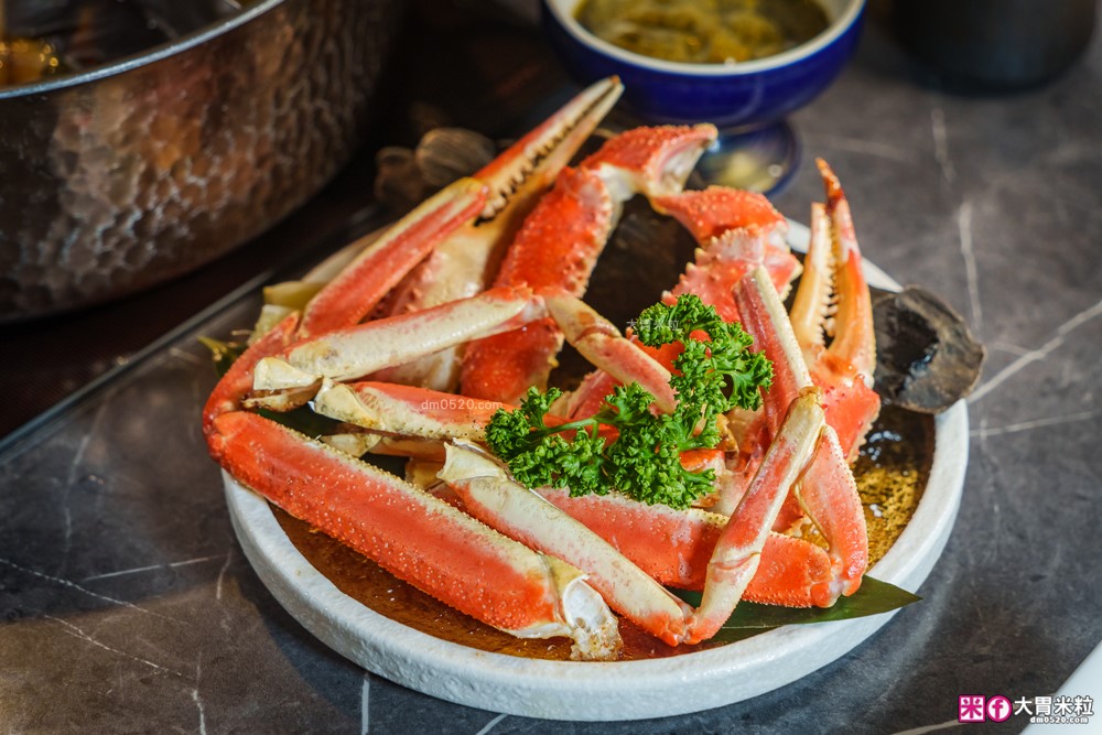 火鍋界愛馬仕推出松葉蟹套餐囉│二本松涮涮屋(菜單)│大啖松葉蟹五吃~桌邊服務全程免動手│台北大安區美食推薦