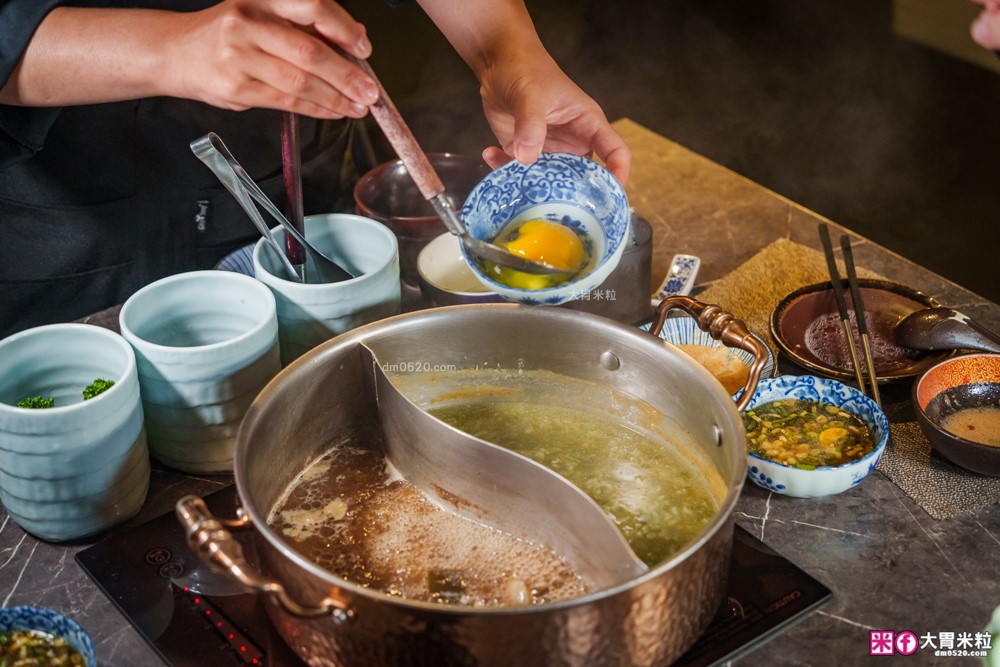 火鍋界愛馬仕推出松葉蟹套餐囉│二本松涮涮屋(菜單)│大啖松葉蟹五吃~桌邊服務全程免動手│台北大安區美食推薦