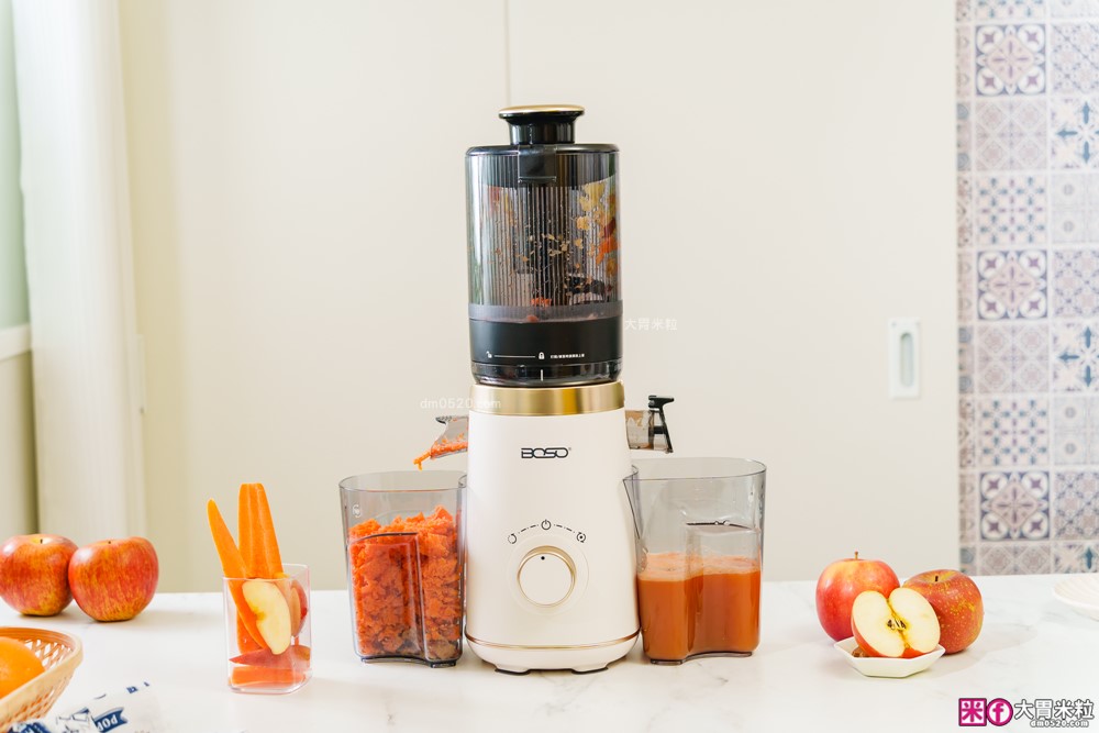 整顆蘋果直接榨【BOSO 鮮萃纖Max 超大口徑冷壓慢磨果汁機旗艦款】創新慢磨技術、99.6％純汁率、果汁到冰沙一站式搞定！