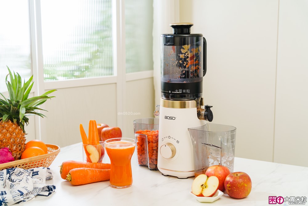 整顆蘋果直接榨【BOSO 鮮萃纖Max 超大口徑冷壓慢磨果汁機旗艦款】創新慢磨技術、99.6％純汁率、果汁到冰沙一站式搞定！