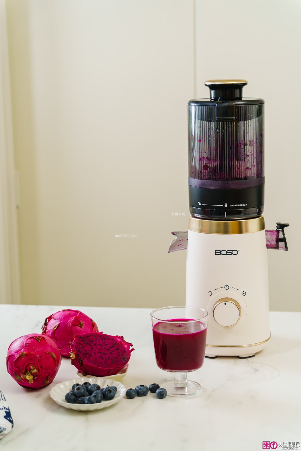 整顆蘋果直接榨【BOSO 鮮萃纖Max 超大口徑冷壓慢磨果汁機旗艦款】創新慢磨技術、99.6％純汁率、果汁到冰沙一站式搞定！