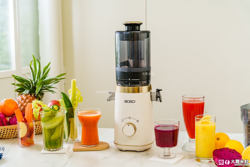 整顆蘋果直接榨【BOSO 鮮萃纖Max 超大口徑冷壓慢磨果汁機旗艦款】創新慢磨技術、99.6%純汁率、果汁到冰沙一站式搞定! 整顆蘋果直接榨【BOSO 鮮萃纖Max 超大口徑冷壓慢磨果汁機旗艦款】創新慢磨技術、99.6%純汁率、果汁到冰沙一站式搞定!