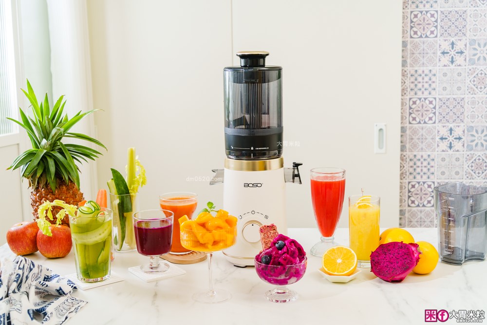 整顆蘋果直接榨【BOSO 鮮萃纖Max 超大口徑冷壓慢磨果汁機旗艦款】創新慢磨技術、99.6%純汁率、果汁到冰沙一站式搞定! 整顆蘋果直接榨【BOSO 鮮萃纖Max 超大口徑冷壓慢磨果汁機旗艦款】創新慢磨技術、99.6%純汁率、果汁到冰沙一站式搞定!