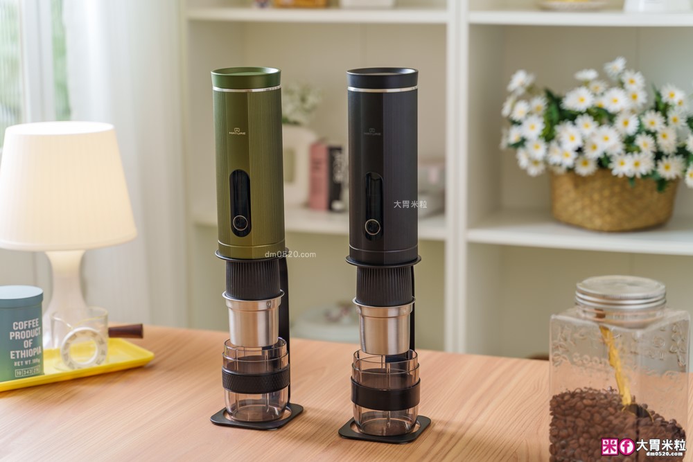 露營旅行必備移動式咖啡館|MATURE GoBrew 行野全自動咖啡機|煮水研磨沖煮一機搞定| 旅行咖啡神器|隨身咖啡機推薦 露營旅行必備移動式咖啡館|MATURE GoBrew 行野全自動咖啡機|煮水研磨沖煮一機搞定| 旅行咖啡神器|隨身咖啡機推薦