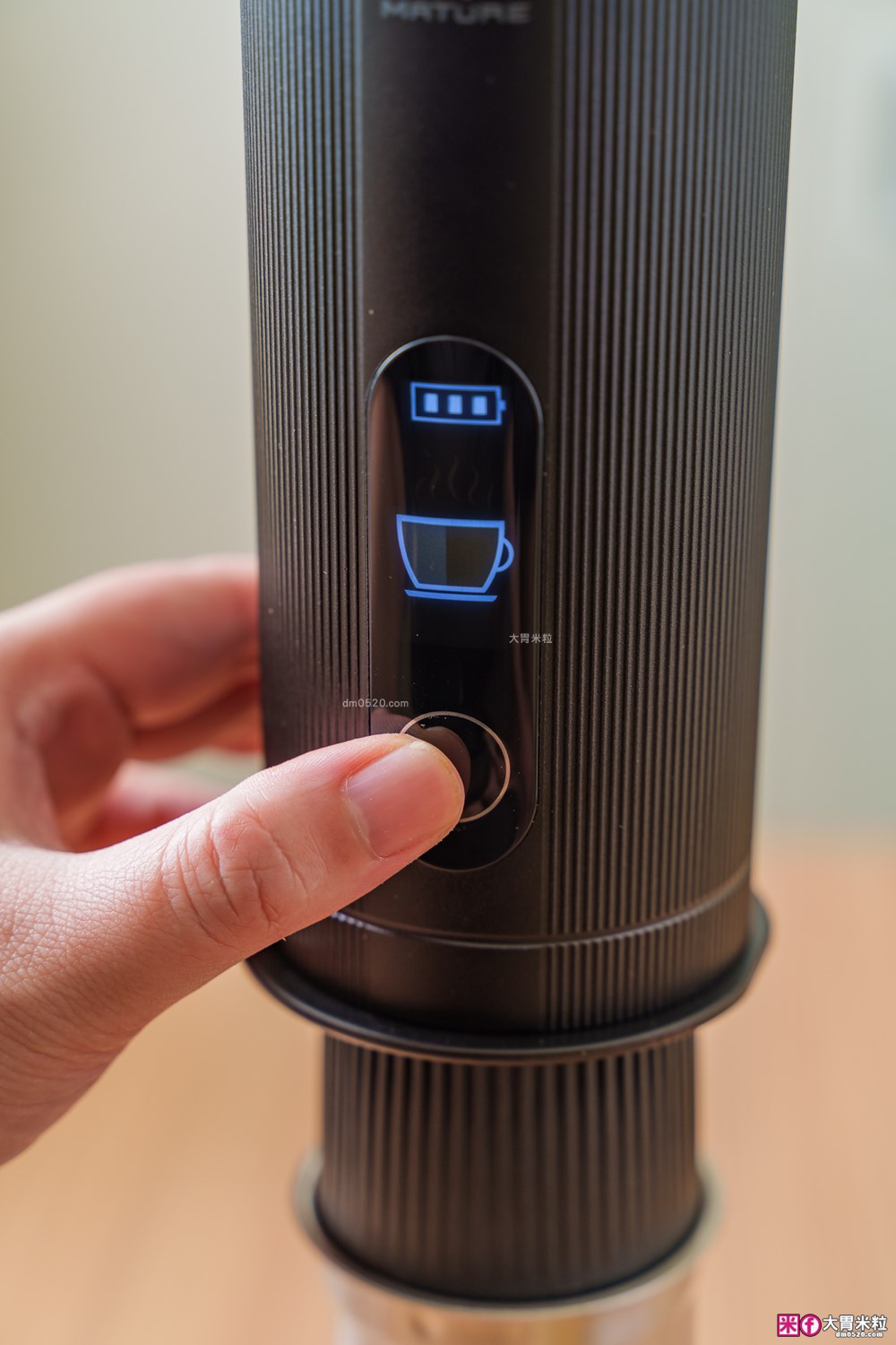 露營旅行必備移動式咖啡館｜MATURE GoBrew 行野全自動咖啡機｜煮水研磨沖煮一機搞定｜ 旅行咖啡神器｜隨身咖啡機推薦