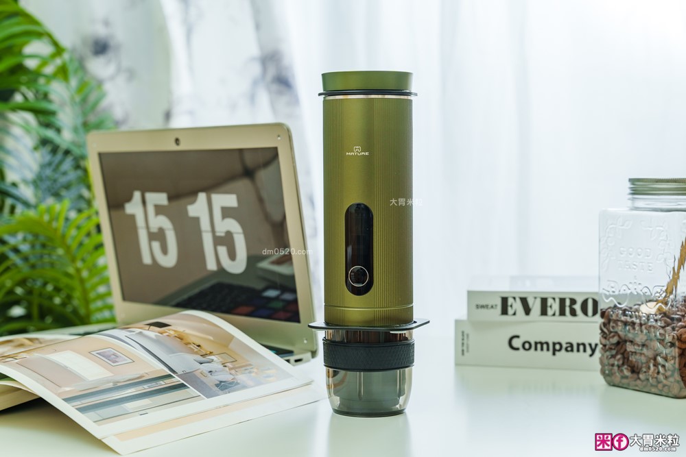 露營旅行必備移動式咖啡館｜MATURE GoBrew 行野全自動咖啡機｜煮水研磨沖煮一機搞定｜ 旅行咖啡神器｜隨身咖啡機推薦