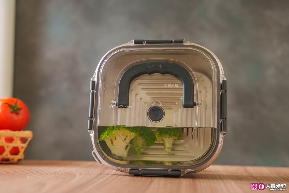 不鏽鋼保鮮盒萬用鍋推薦「Pierre Cardin 保鮮煮義鍋」蒸煮炸烤+保鮮全搞定│可拆卸手把~家用露營折疊鍋推薦│iCook愛料理市集-廚具開箱(32)